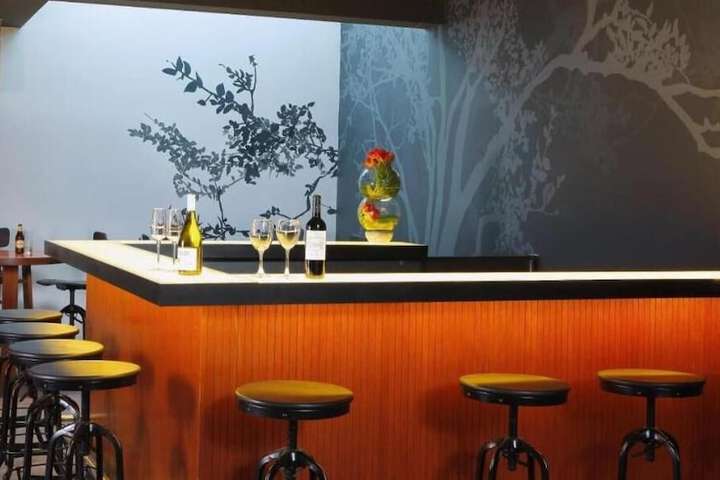 Snack bar