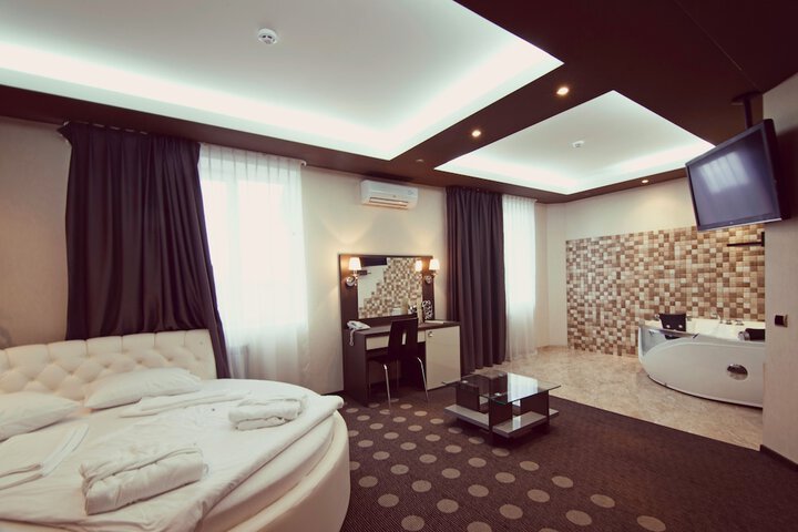 Room 9 of 69