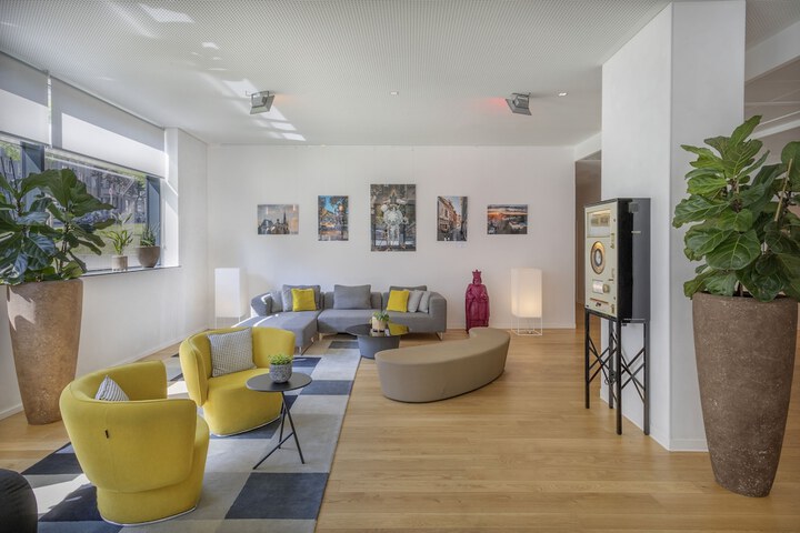 Guest Lobby