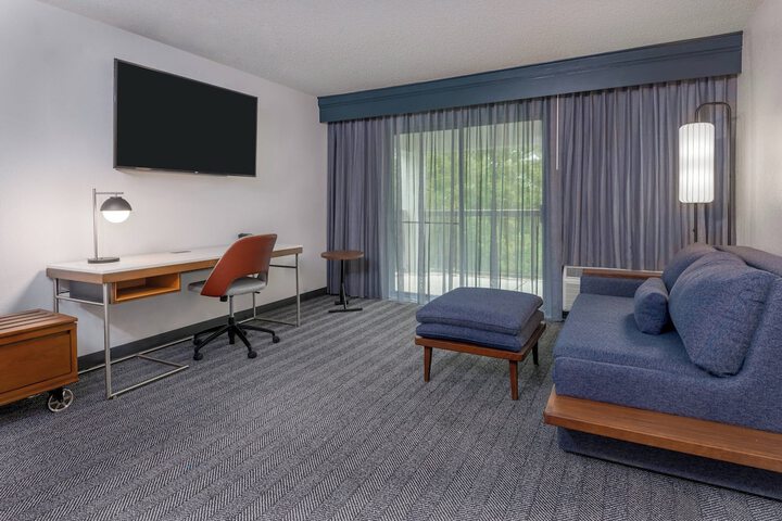 Room 13 of 39
