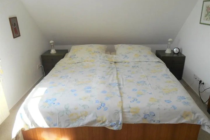 Room 2 of 12