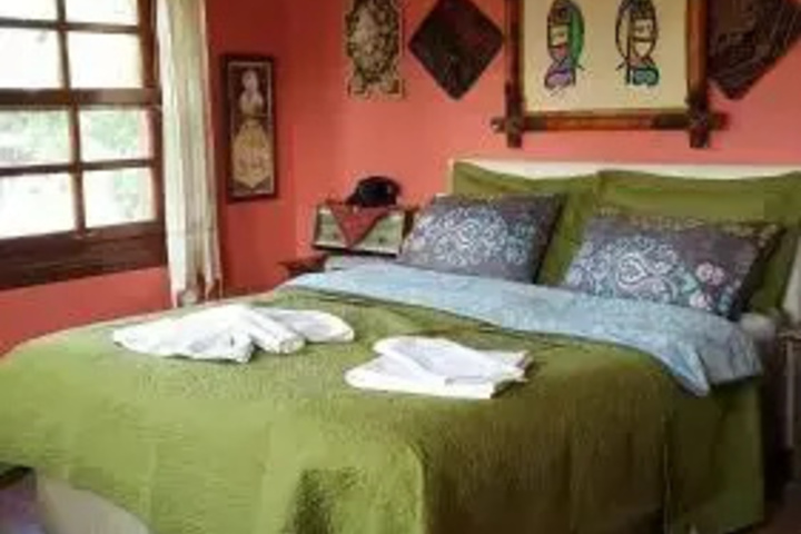 Room 5 of 17