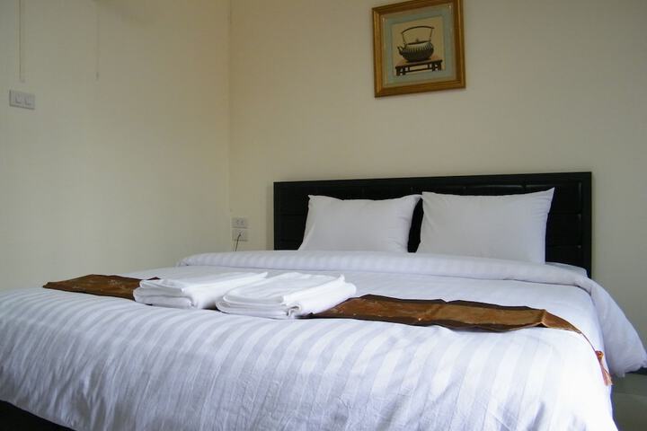Room 8 of 40