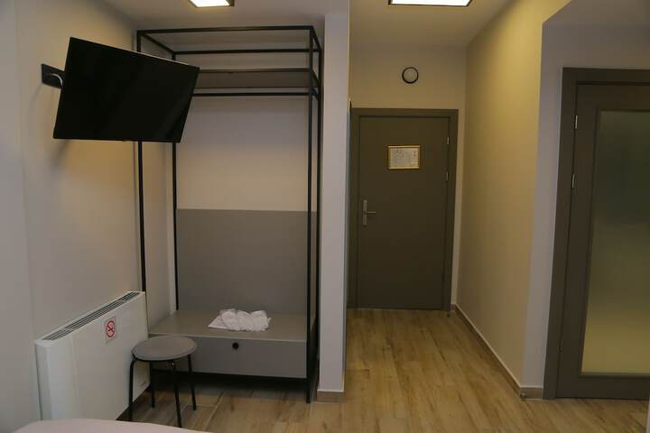 Room 30 of 93