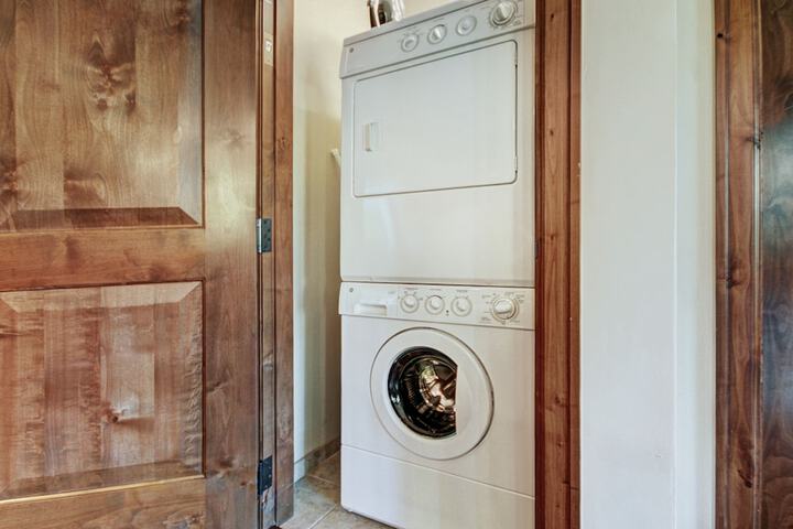 Laundry 358 of 569