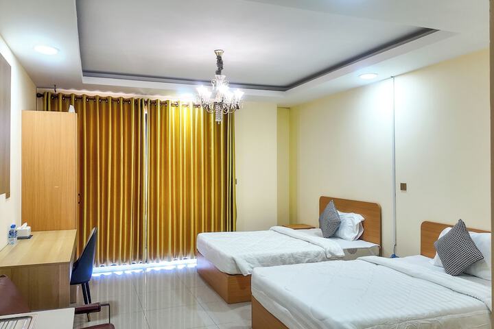 Room 12 of 40
