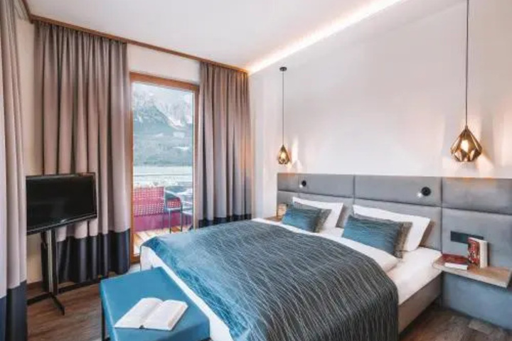Room 3 of 26