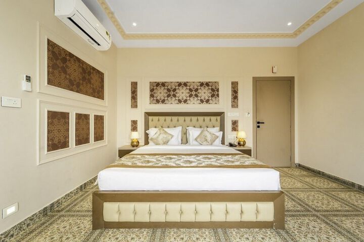 Room 30 of 68