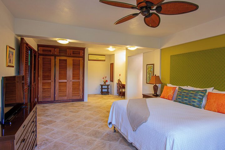 Room 40 of 61