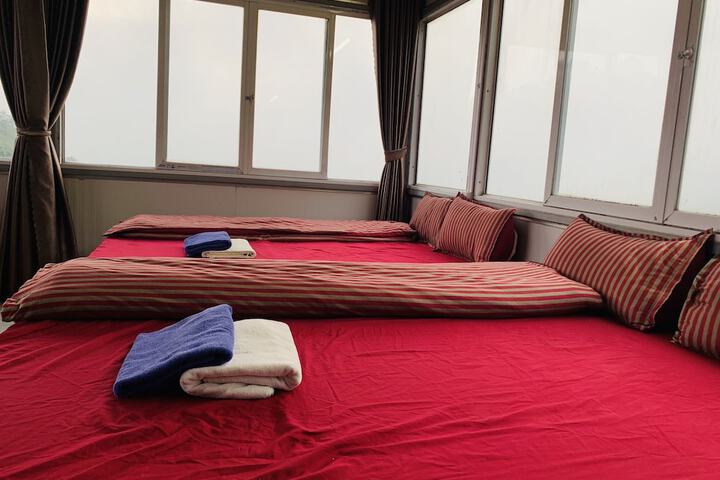 Room 5 of 60