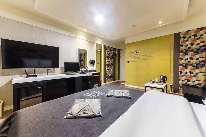 Room 48 of 57
