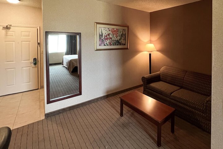 Room 16 of 23