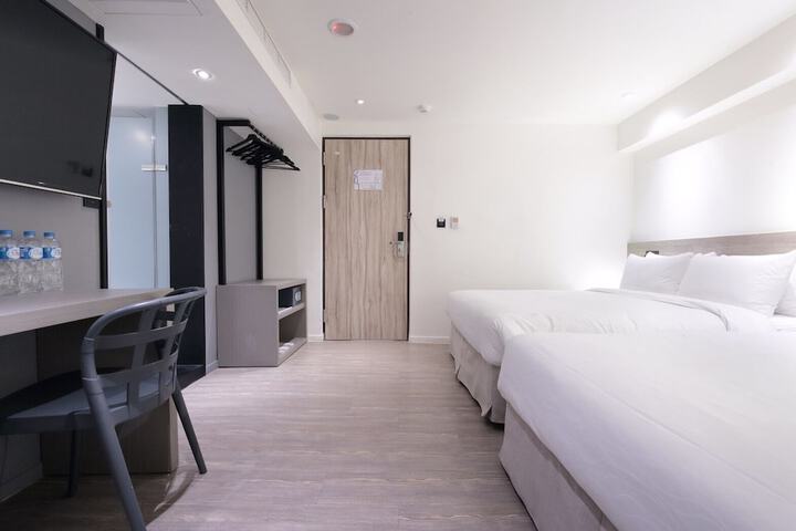 Room 26 of 67