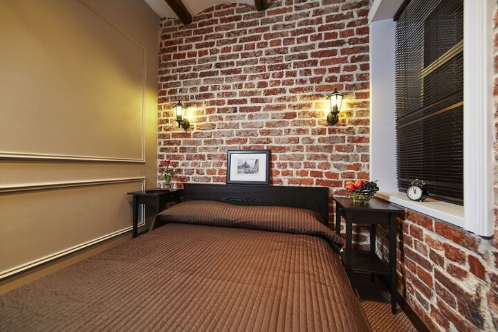 Room 9 of 78
