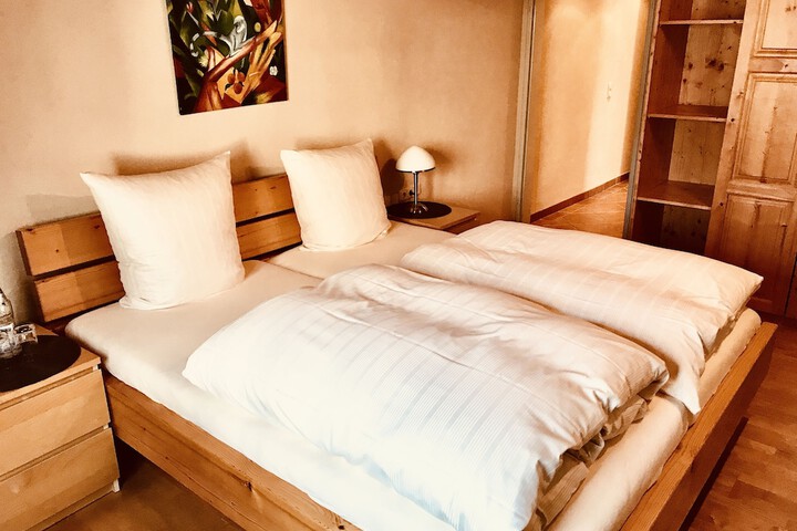 Room 6 of 85