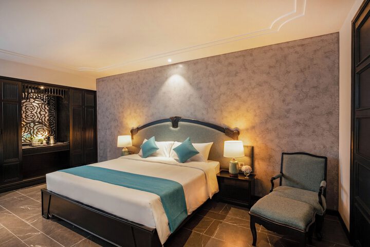Room 10 of 62