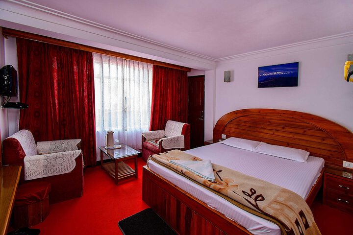 Room 3 of 10