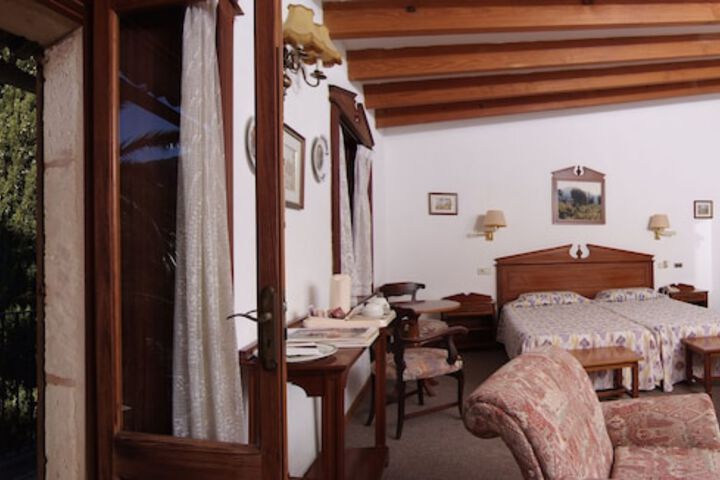 Room 9 of 72