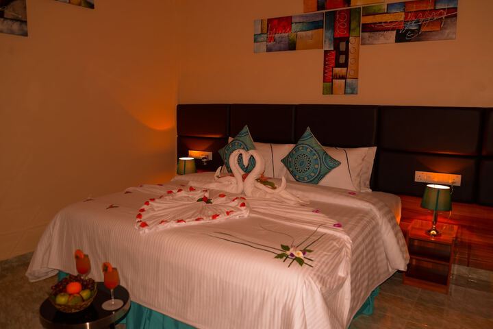 Room 8 of 13