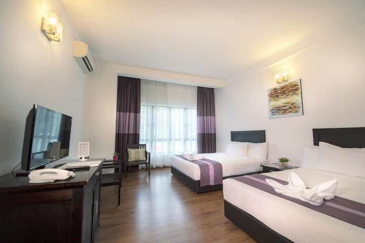Room 10 of 29