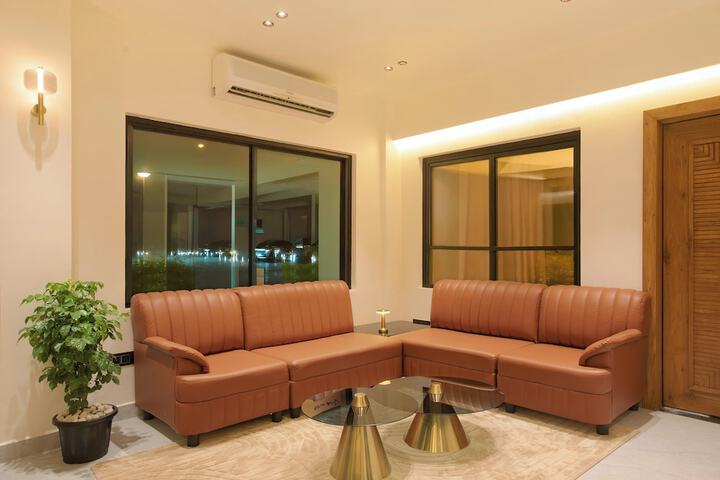 Hotel Interior 4 of 36