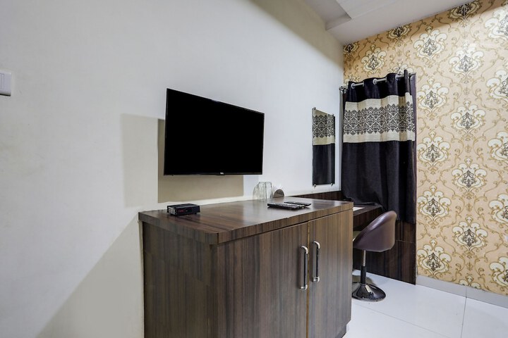 Room 37 of 40