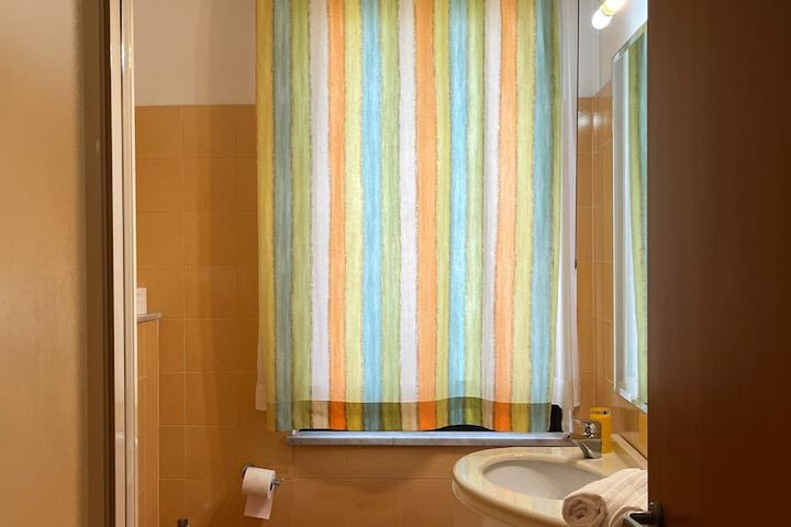 Room 22 of 53