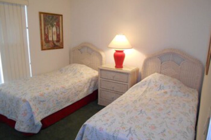 Room 15 of 38