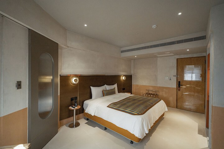 Room 71 of 199