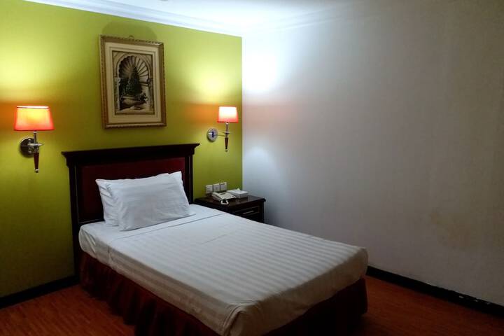 Room 19 of 53