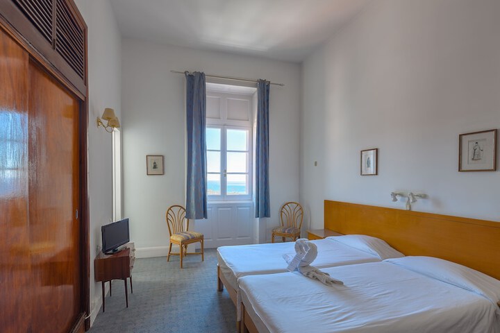 Room 19 of 53