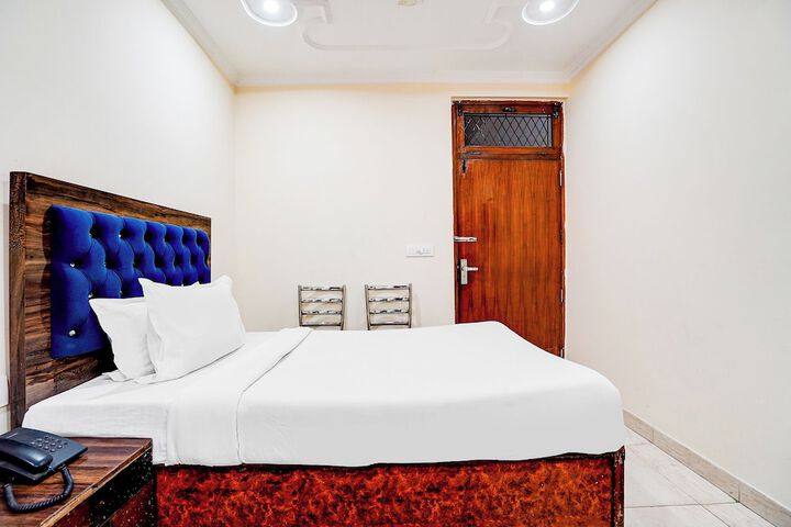 Room 16 of 37