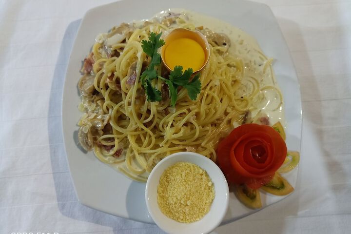 Dining 10 of 18