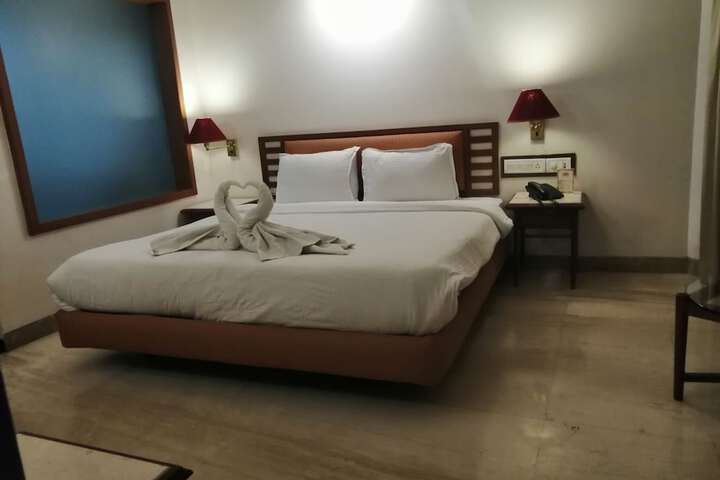Room 50 of 181