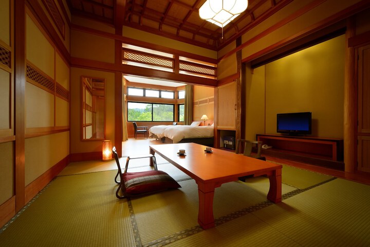 Room 15 of 77