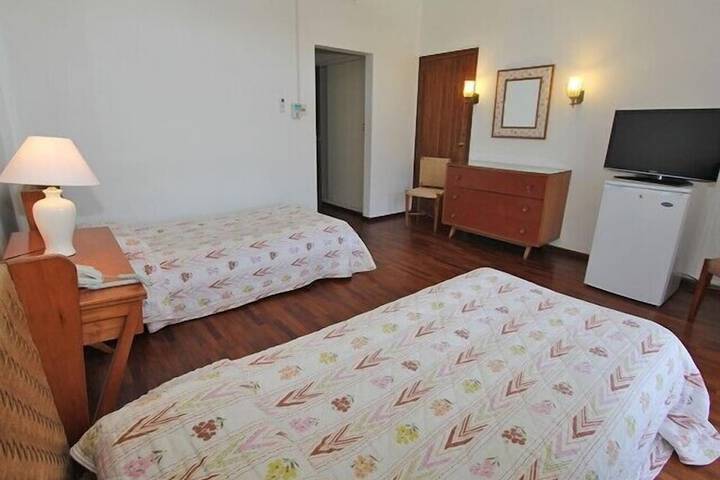 Room 20 of 166