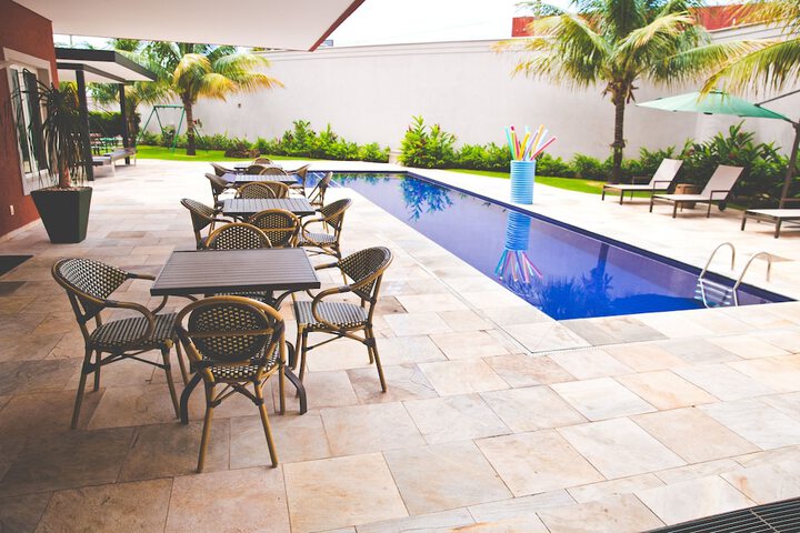 Pool Hotel