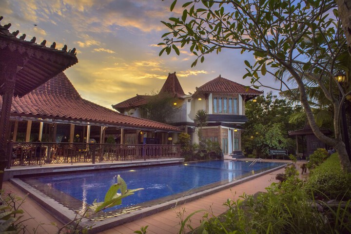 Pool 18 of 43