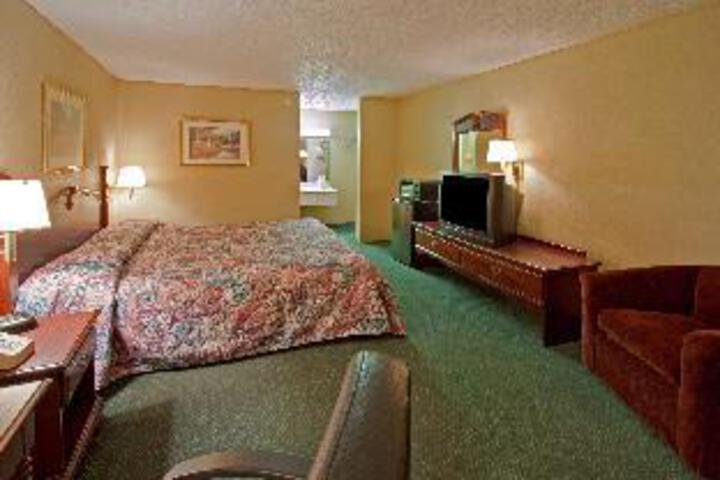 1 King Bed