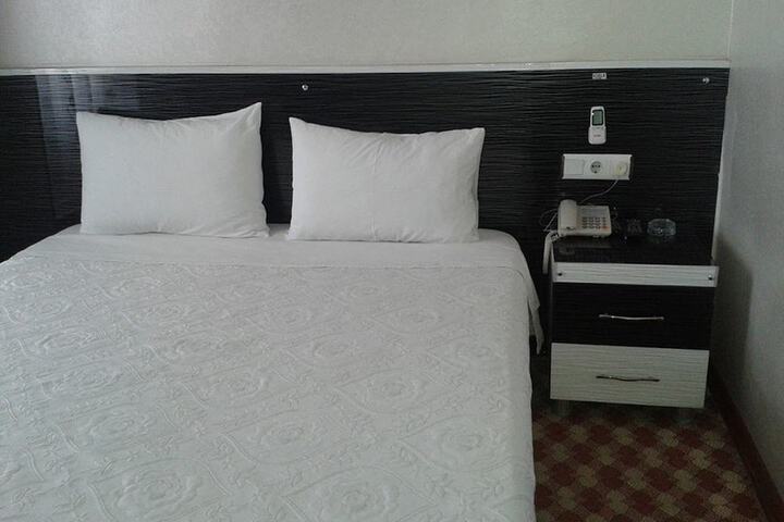Room 8 of 12