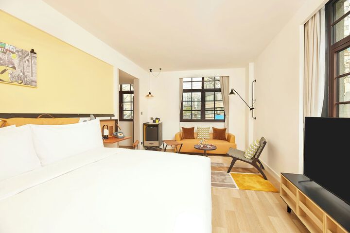Room 12 of 35