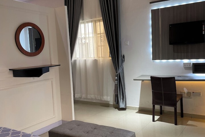 Room 199 of 288