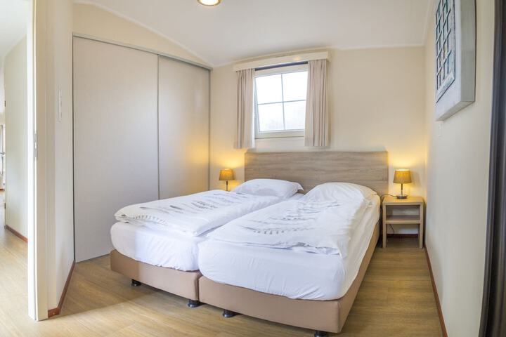Room 2 of 23