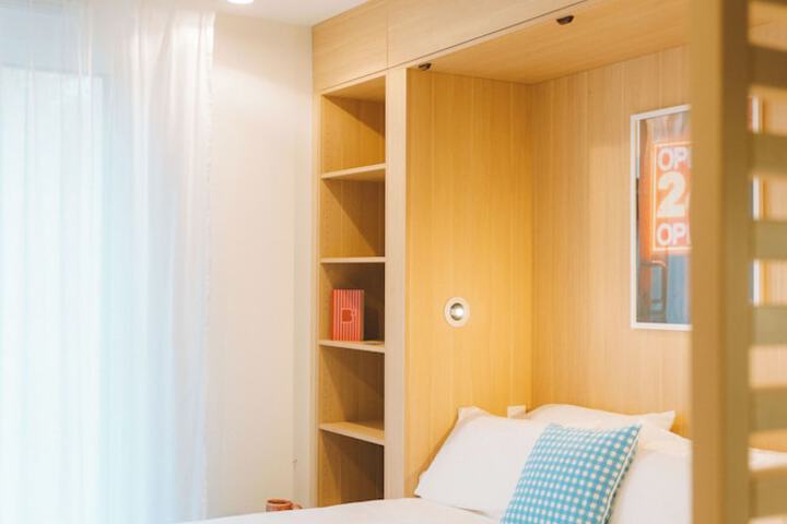 Room 33 of 105