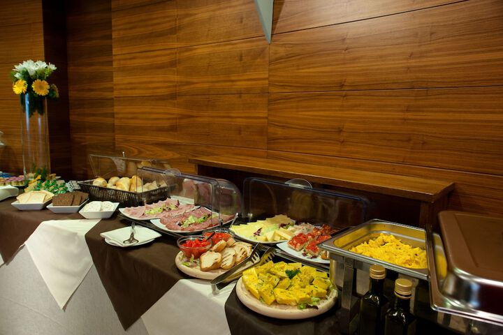 Breakfast/Coffee Service 49 of 75
