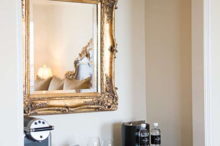 Room 16 of 221