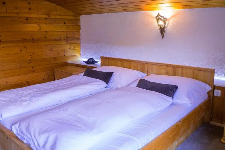Room 2 of 13