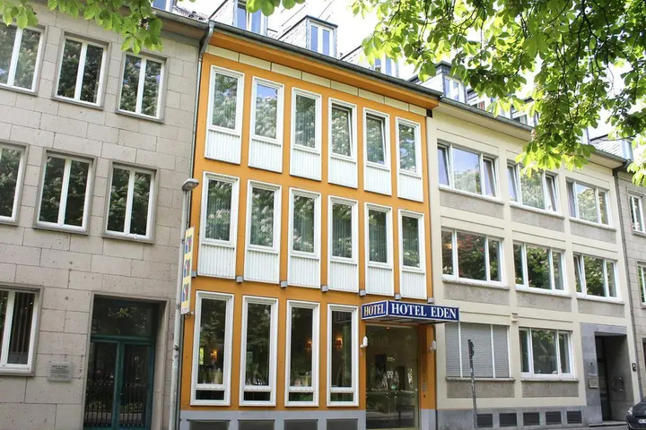 Photo 1