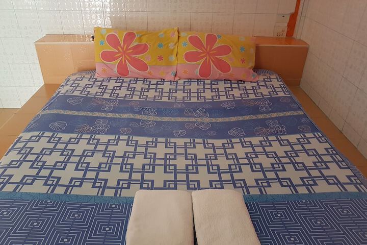 Room 5 of 16