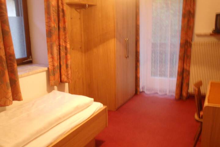 Room 15 of 43